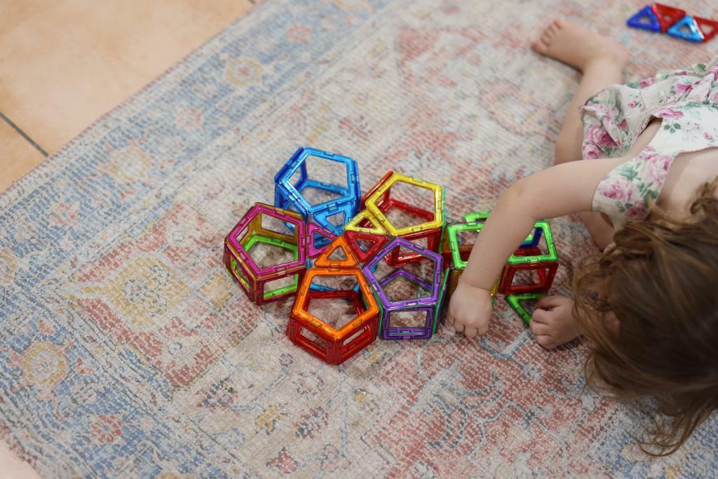 Importance of creative play & tips to help your child play creatively